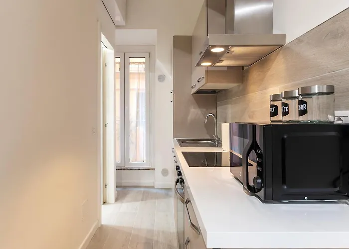 Guesthost - Terme Di Traiano - 10 Min Dal Colosseo Apartamento *