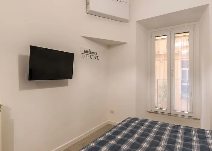 Guesthost - Terme Di Traiano - 10 Min Dal Colosseo Apartamento Roma
