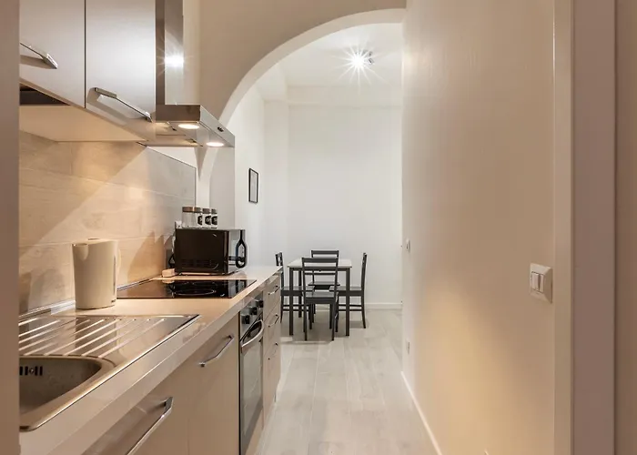 Apartamento Guesthost - Terme Di Traiano - 10 Min Dal Colosseo