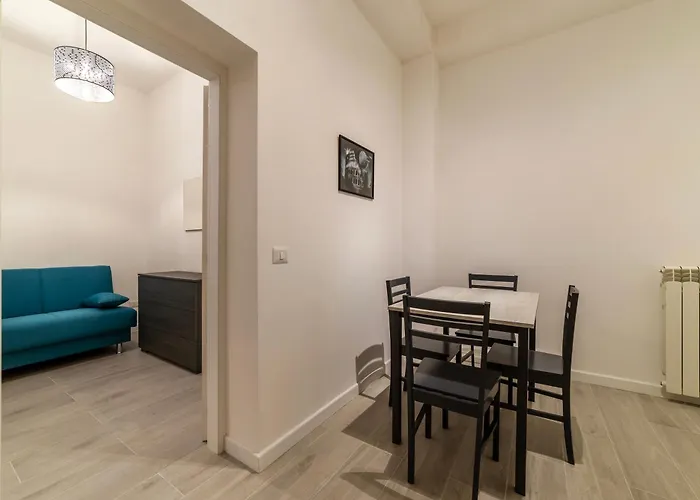 Guesthost - Terme Di Traiano - 10 Min Dal Colosseo Apartamento *